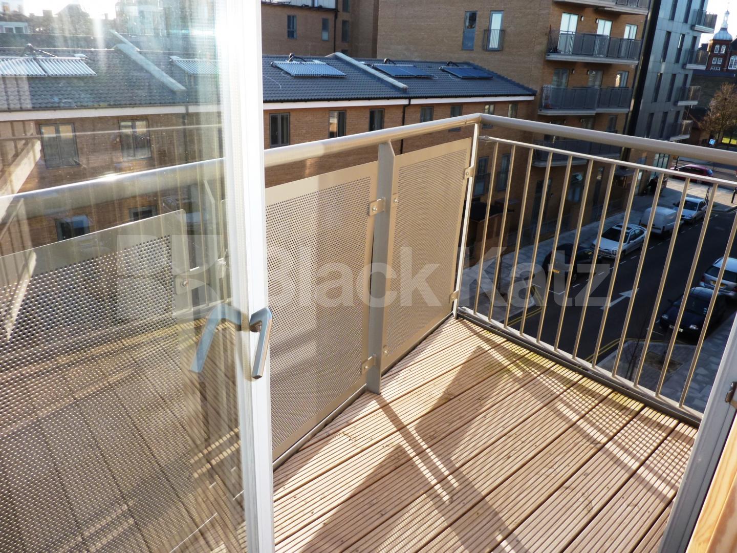 			NEW LUXURY INSTRUCTION!, 2 Bedroom, 1 bath, 1 reception Flat			 Chris Pullen Way, CALEDONIAN ROAD